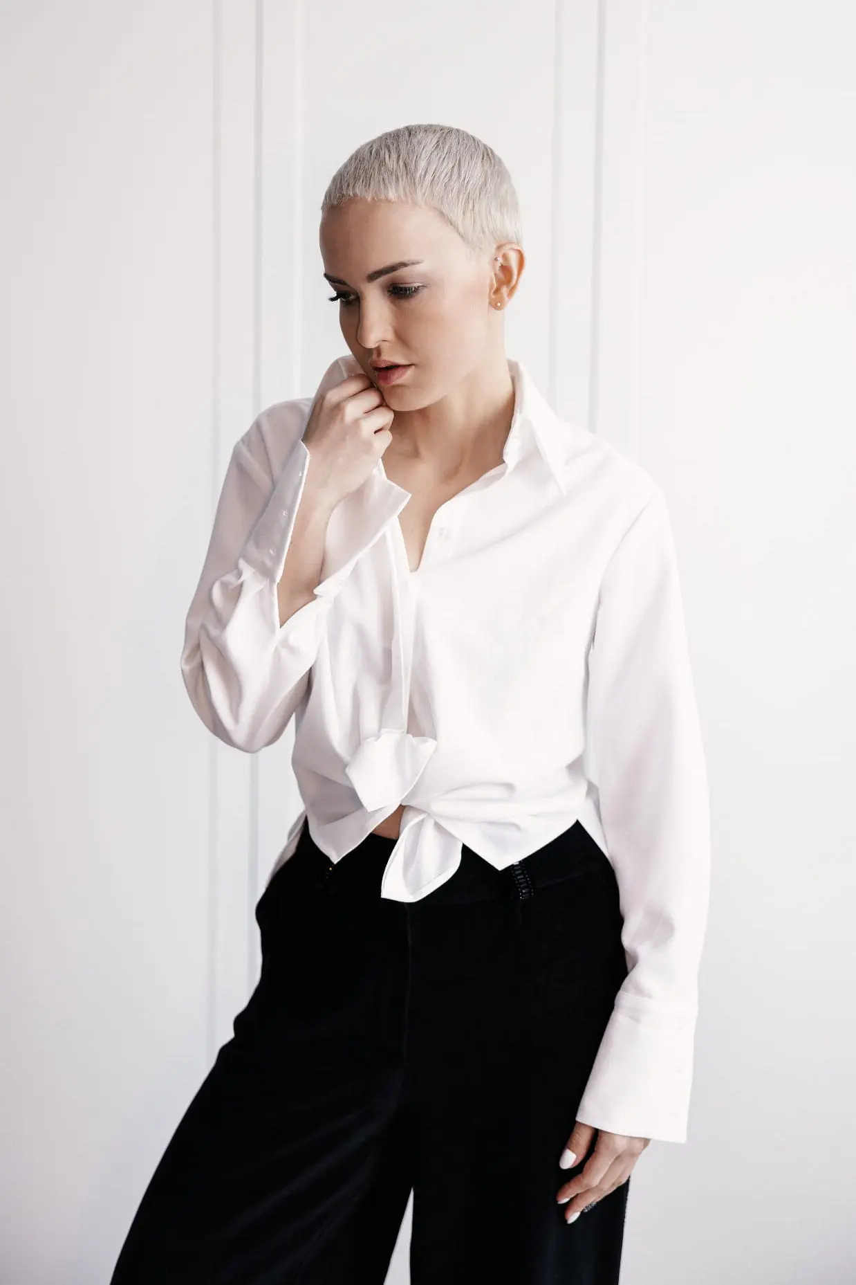Biała bluzka koszulowa Elegance